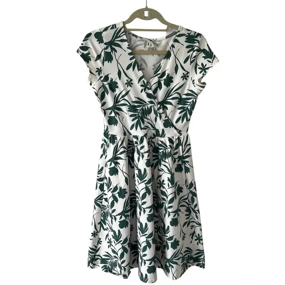 Pact NWOT Organic Cotton Fit & Flare Crossover Tropical Palm Summer Dress Small - Picture 5 of 16